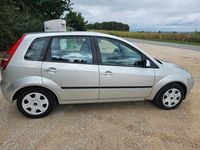 Gebraucht Ford Fiesta 80 PS (58 kW) 2005 Silber Kleinwagen
