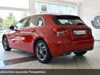 Gebraucht Mercedes A180 116 PS (85 kW) 2019 Rot Limousine