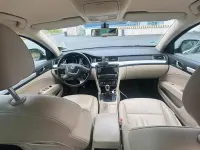 Gebraucht Skoda Superb 105 PS (77 kW) 2011 Schwarz Kombi