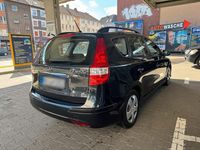 Gebraucht Hyundai i30 110 PS (80 kW) 2011 Schwarz Kombi