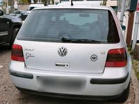 Second-hand VW Golf IV 100 CP (73 kW) 2000 Gri Berlinǎ