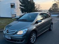 Gebraucht Mercedes B200 140 PS (102 kW) 2007 Grün Van / Kleinbus