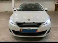 Gebraucht Peugeot 308 130 PS (95 kW) 2015 Weiß Limousine
