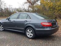 Gebraucht Mercedes E220 Avantgarde 170 PS (125 kW) 2010 Grau Limousine