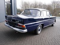 Gebraucht Mercedes 200 94 PS (69 kW) 1967 Dunkelblau Limousine