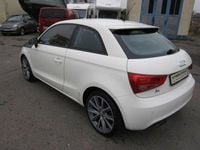 Gebraucht Audi A1 Ambition 122 PS (89 kW) 2010 Alpakabeige (metallic) Limousine