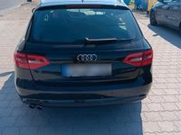 Gebraucht Audi A4 136 PS (100 kW) 2014 Schwarz Kombi