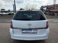 Gebraucht Opel Astra 110 PS (80 kW) 2010 Weiß Kombi
