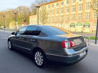 Gebraucht VW Passat Comfortline 122 PS (89 kW) 2008 Grau Limousine