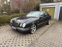 Gebraucht Mercedes E280 204 PS (150 kW) 1997 Schwarz Limousine