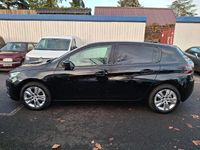 Gebraucht Peugeot 308 Active 110 PS (80 kW) 2018 Schwarz Limousine