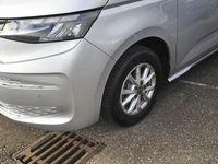 Gebraucht VW T7 Life 150 PS (110 kW) 2024 Silber Van
