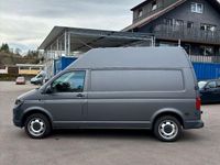 Gebraucht VW Transporter 150 PS (110 kW) 2018 Grau Van
