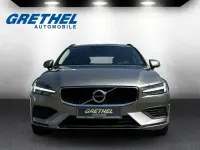 Gebraucht Volvo V60 Momentum 150 PS (110 kW) 2019 Grau Kombi