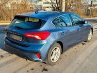 Gebraucht Ford Focus Cool & Connect 125 PS (91 kW) 2018 Blau Limousine