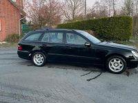 Gebraucht Mercedes E220 150 PS (110 kW) 2004 Schwarz Kombi