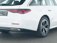Gebraucht Mercedes E200 Avantgarde 204 PS (150 kW) 2025 Unilack polarweiß Kombi