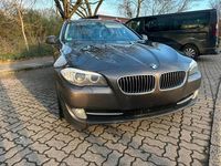Gebraucht BMW 525 Basis 204 PS (150 kW) 2011 Braun Kombi
