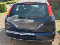 Usado Ford Focus 100 HP (73 kW) 2000 Azul Citadino