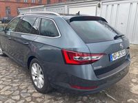 Gebraucht Skoda Superb Style 120 PS (88 kW) 2015 Grau Kombi