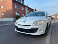 Gebraucht Renault Mégane Expression 101 PS (74 kW) 2009 Weiß Limousine