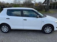 Gebraucht Skoda Fabia Active 60 PS (44 kW) 2014 Weiß Kleinwagen