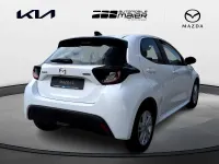 Neu Mazda 2 Center-Line 116 PS (85 kW) 2025 Weiß Kleinwagen