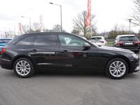 Gebraucht Audi A4 Basis 150 PS (110 kW) 2022 Mythosschwarz metallic Kombi