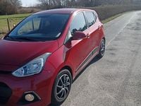 Gebraucht Hyundai i10 Style 67 PS (49 kW) 2015 Rot Kleinwagen