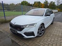Gebraucht Skoda Octavia RS 200 PS (147 kW) 2022 Moonweiss metallic Kombi