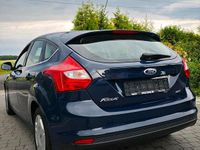 Gebraucht Ford Focus Champions Edition 101 PS (74 kW) 2013 Blau Kleinwagen