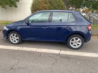 Gebraucht Skoda Fabia 70 PS (51 kW) 2015 Blau Kleinwagen