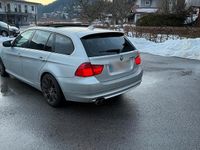 Gebraucht BMW 330 180 PS (132 kW) 2008 Silber Kombi