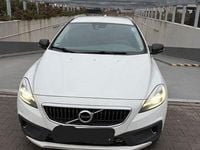 Gebraucht Volvo V40 CC Momentum 152 PS (111 kW) 2016 Weiß Kombi