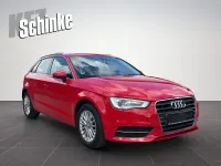 Gebraucht Audi A3 Ambiente 110 PS (80 kW) 2015 Rot Kombi