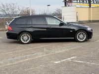 Gebraucht BMW 318 143 PS (105 kW) 2011 Schwarz Kombi