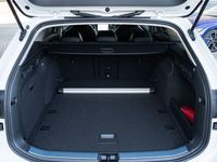 Neu VW Passat Pro 150 PS (110 kW) 2025 Oryxweiß perlmutteffekt Kombi
