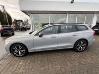 Gebraucht Volvo V60 Plus 197 PS (144 kW) 2024 Vapour grey / metallic Kombi