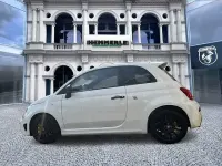 Gebraucht Abarth 695 179 PS (131 kW) 2024 Gara weiß Kleinwagen