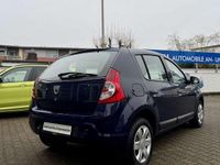 Gebraucht Dacia Sandero Basis 75 PS (55 kW) 2012 Blau Kleinwagen