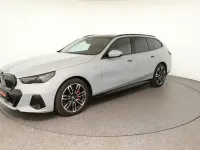 Gebraucht BMW 540 M Sport 303 PS (222 kW) 2025 Grau Kombi