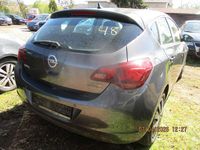 Używany Opel Astra Design Edition 95 KM (69 kW) 2010 Szary Sedan/Limuzyna