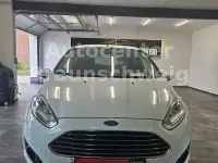 Gebraucht Ford Fiesta Titanium 101 PS (74 kW) 2013 Weiß Limousine