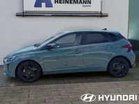 Neu Hyundai i20 Blackline 90 PS (66 kW) 2026 Mangrove green Kleinwagen