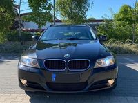 Gebraucht BMW 318 143 PS (105 kW) 2012 Schwarz Kombi