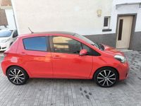 Gebraucht Toyota Yaris 90 PS (66 kW) 2011 Rot Kleinwagen