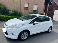 Gebraucht Ford Fiesta 82 PS (60 kW) 2011 Weiß Kleinwagen