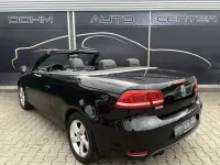 Gebraucht VW Eos Basis 122 PS (89 kW) 2011 Deep black perleffekt Cabrio