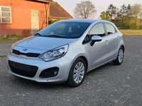 Gebraucht Kia Rio 90 PS (66 kW) 2011 Silber Kleinwagen