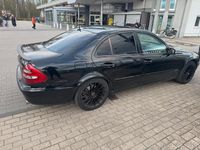 Gebraucht Mercedes E220 150 PS (110 kW) 2004 Schwarz Limousine